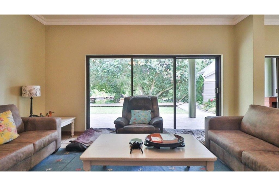 6 Bedroom Property for Sale in Lovemore Park Eastern Cape